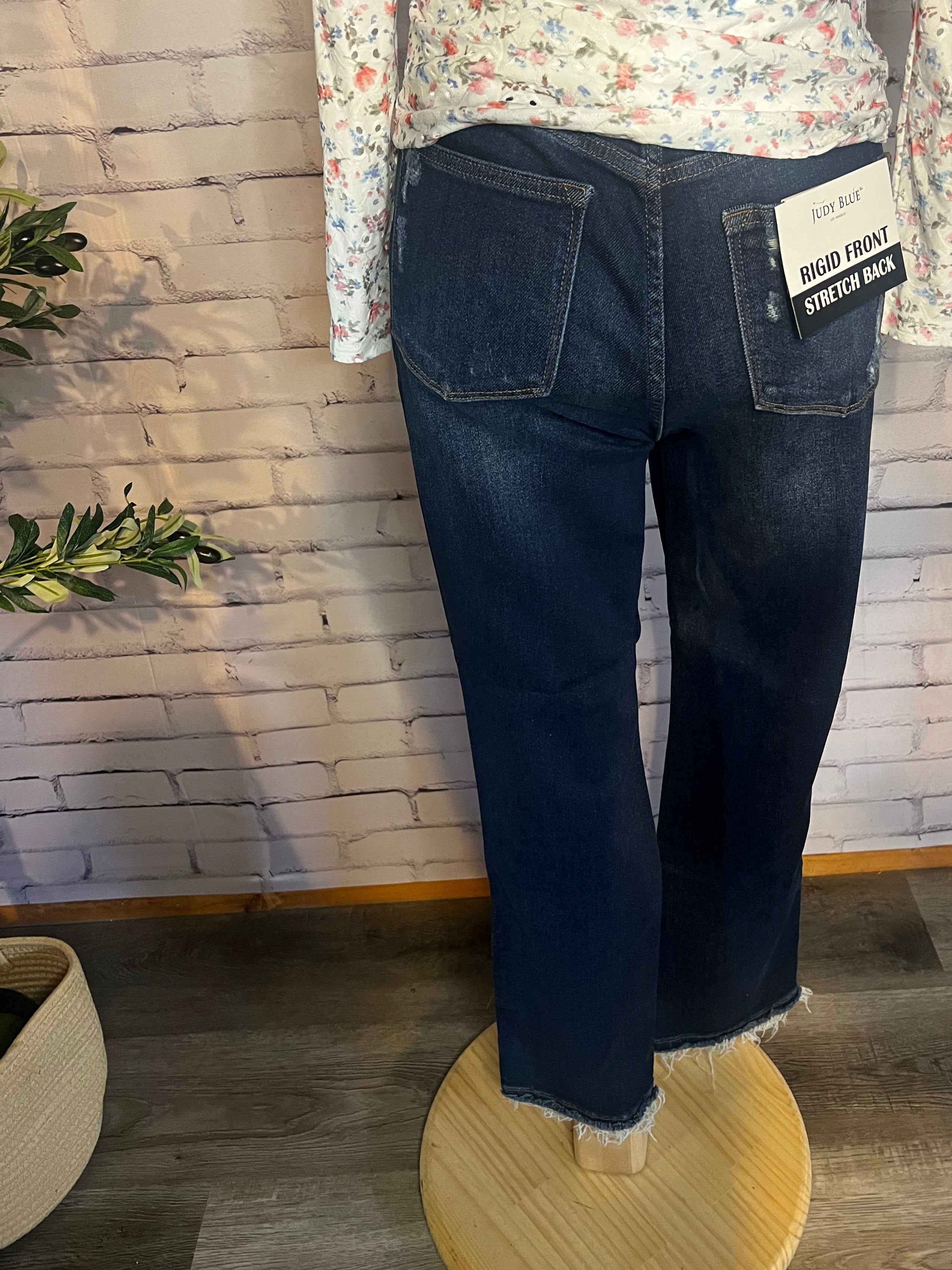 Montana High Rise Rigid Magic Distressed Straight Jeans