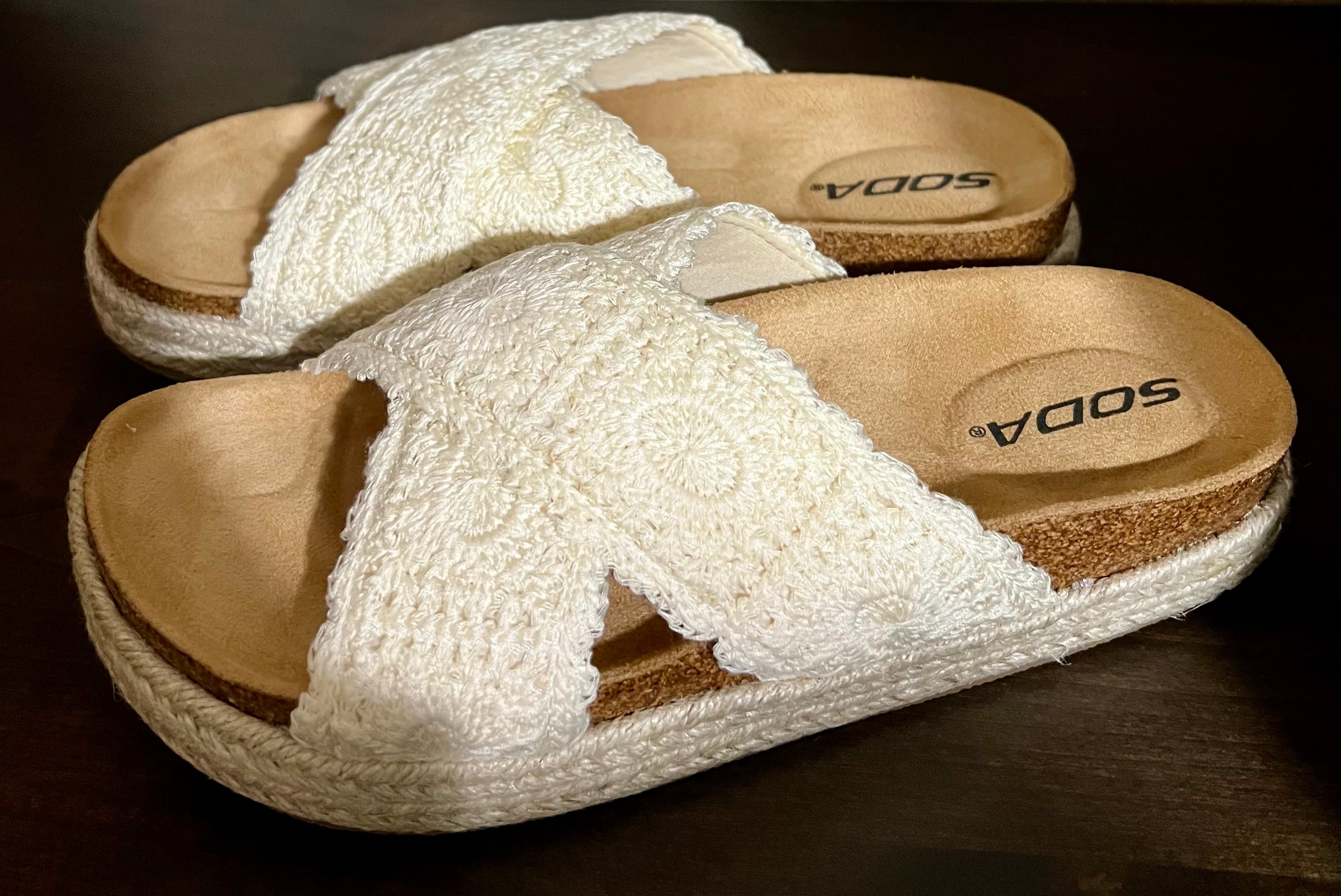 Shoreline Stride Sandals in Sadina Beige