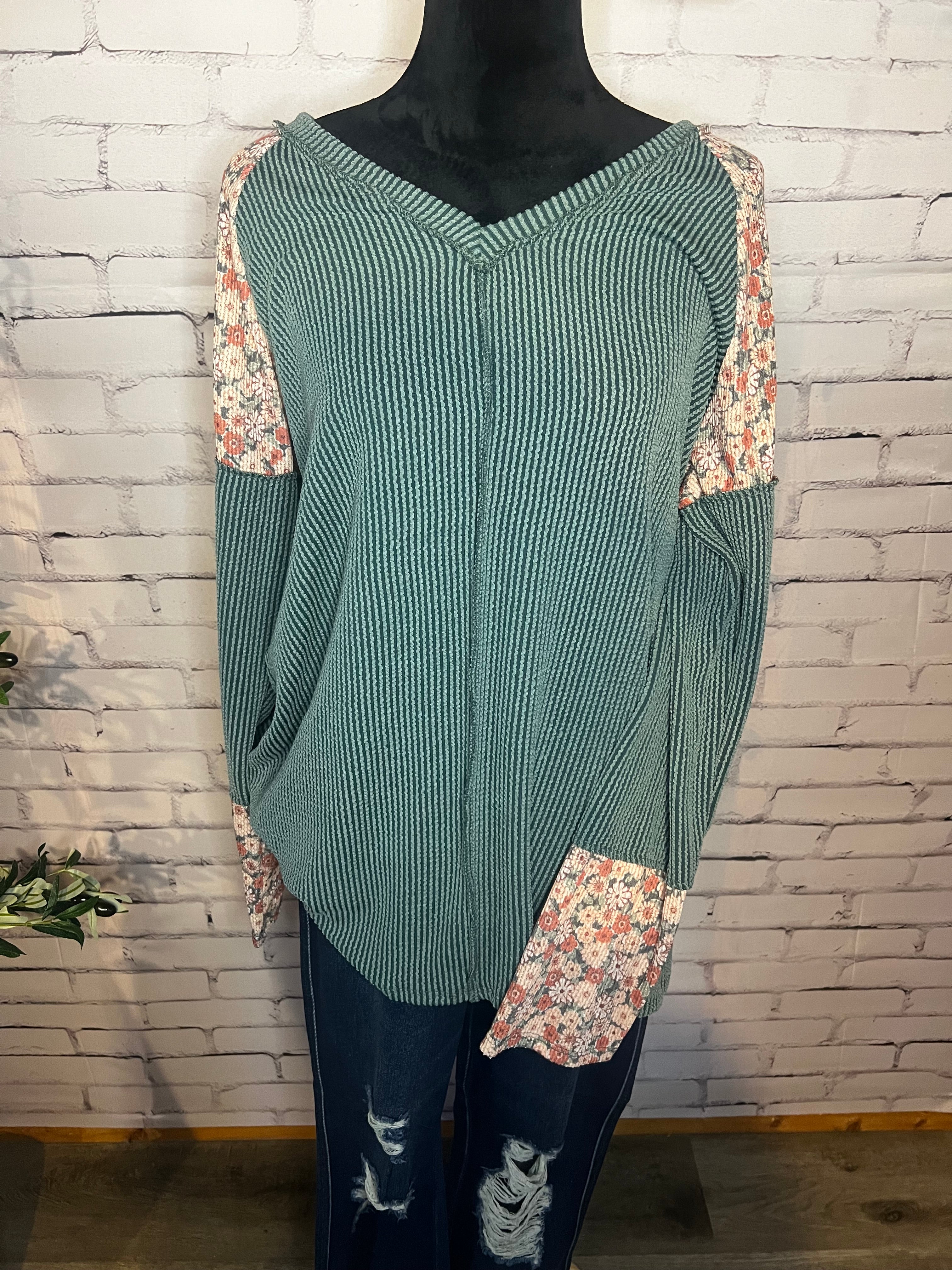 Plus size solid ribbed & floral top